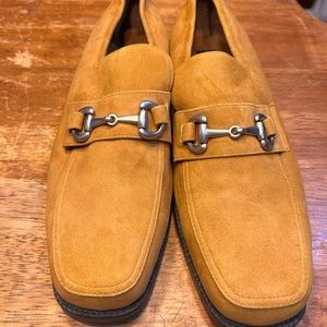 Giorgio Brutini men suede slip on loafers:10.5. Mustard yellow. Like new
